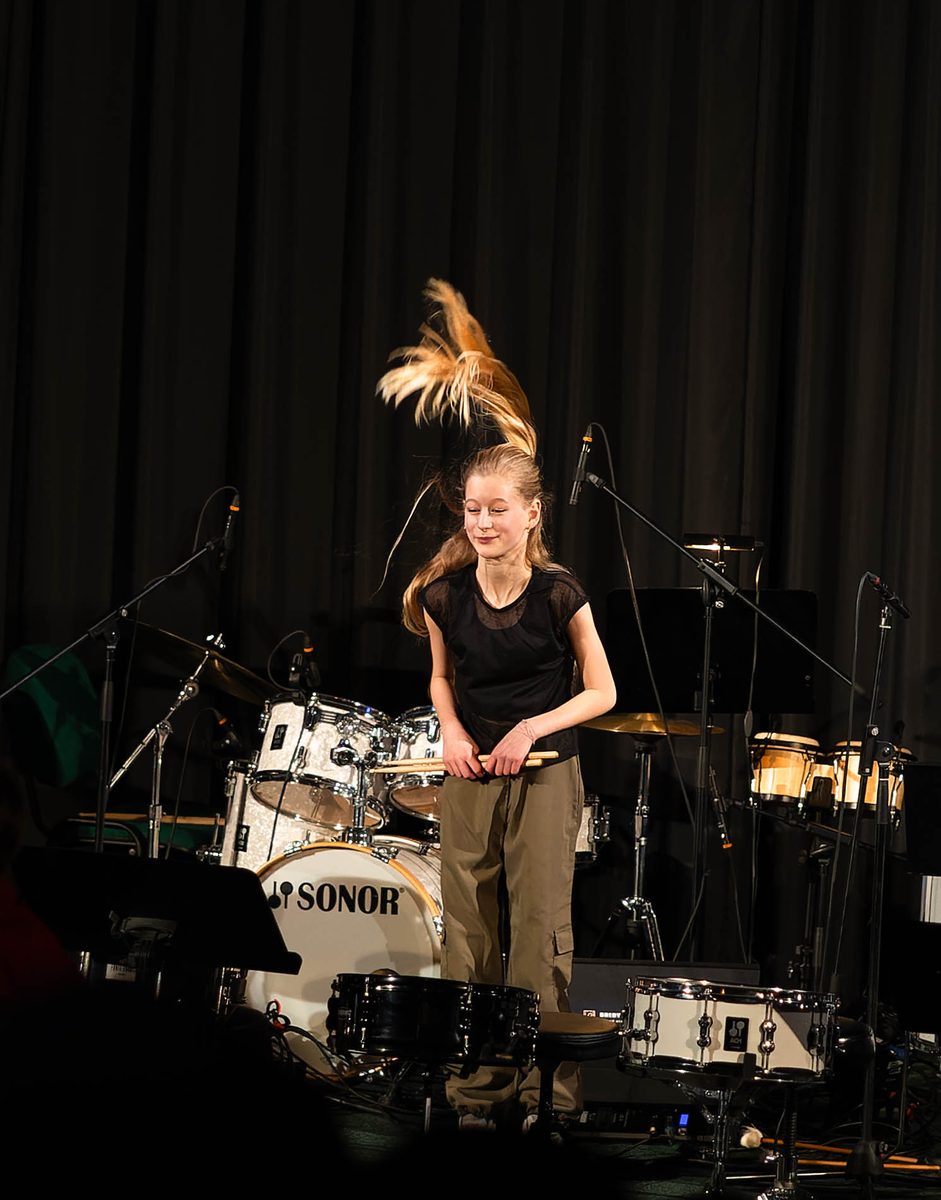 Koncert bubeníků ZUŠ v kině Štětí — foto